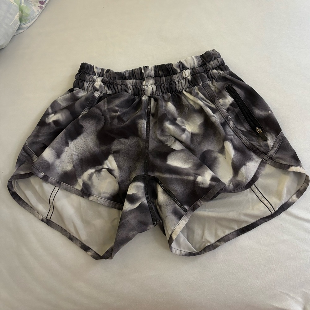 Lululemon Tracker Shorts, size 4